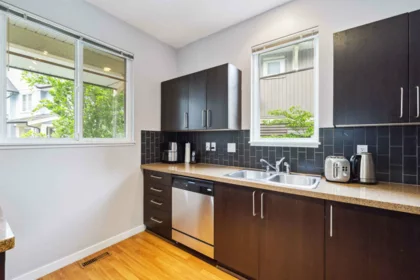 Kitchen Island Photo of 32 6575 192 Street, Surrey, BC