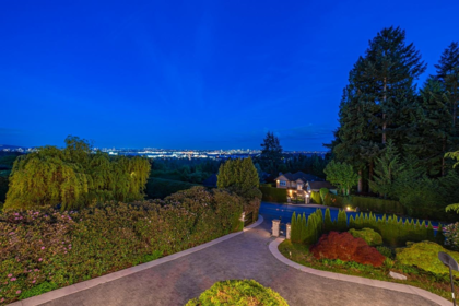 Garden / Landscaping Photo of 761 Eyremount Drive, West Vancouver, BC