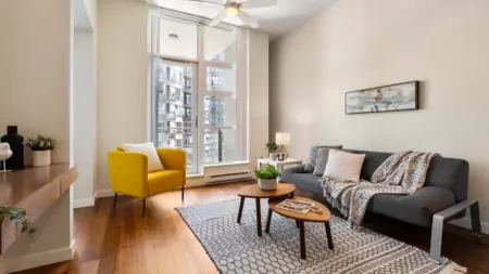 705 1205 Howe Street, Vancouver, BC, Vancouver — Apartment/Condo for sale