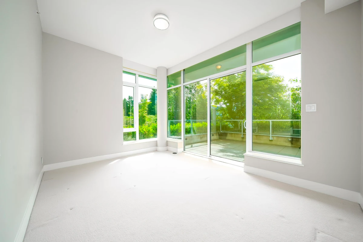 Powder Room Photo of 102 908 Keith Road, West Vancouver, BC
