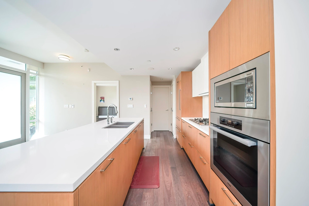 Primary Bathroom Photo of 102 908 Keith Road, West Vancouver, BC