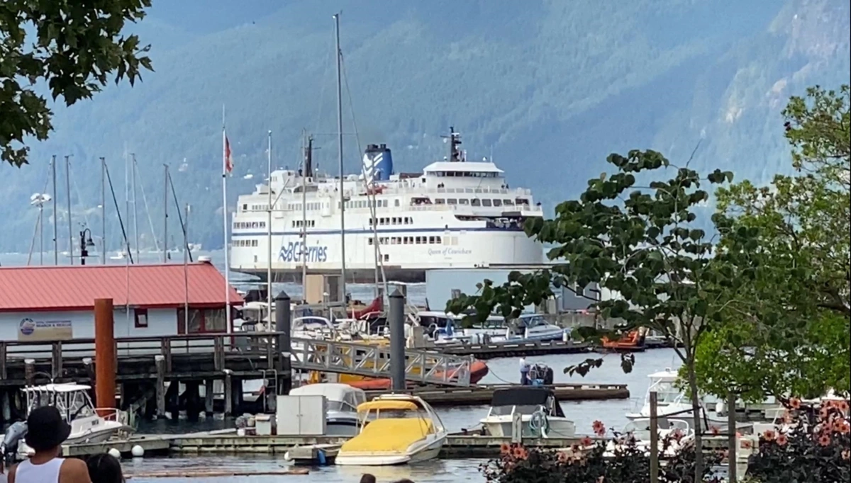 Bedroom 3 Photo of 6388 Douglas Street, West Vancouver, BC