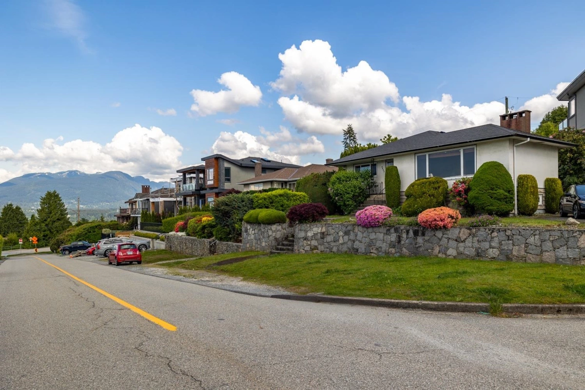 Dining Area Photo of 4835 Empire Drive, Burnaby, BC