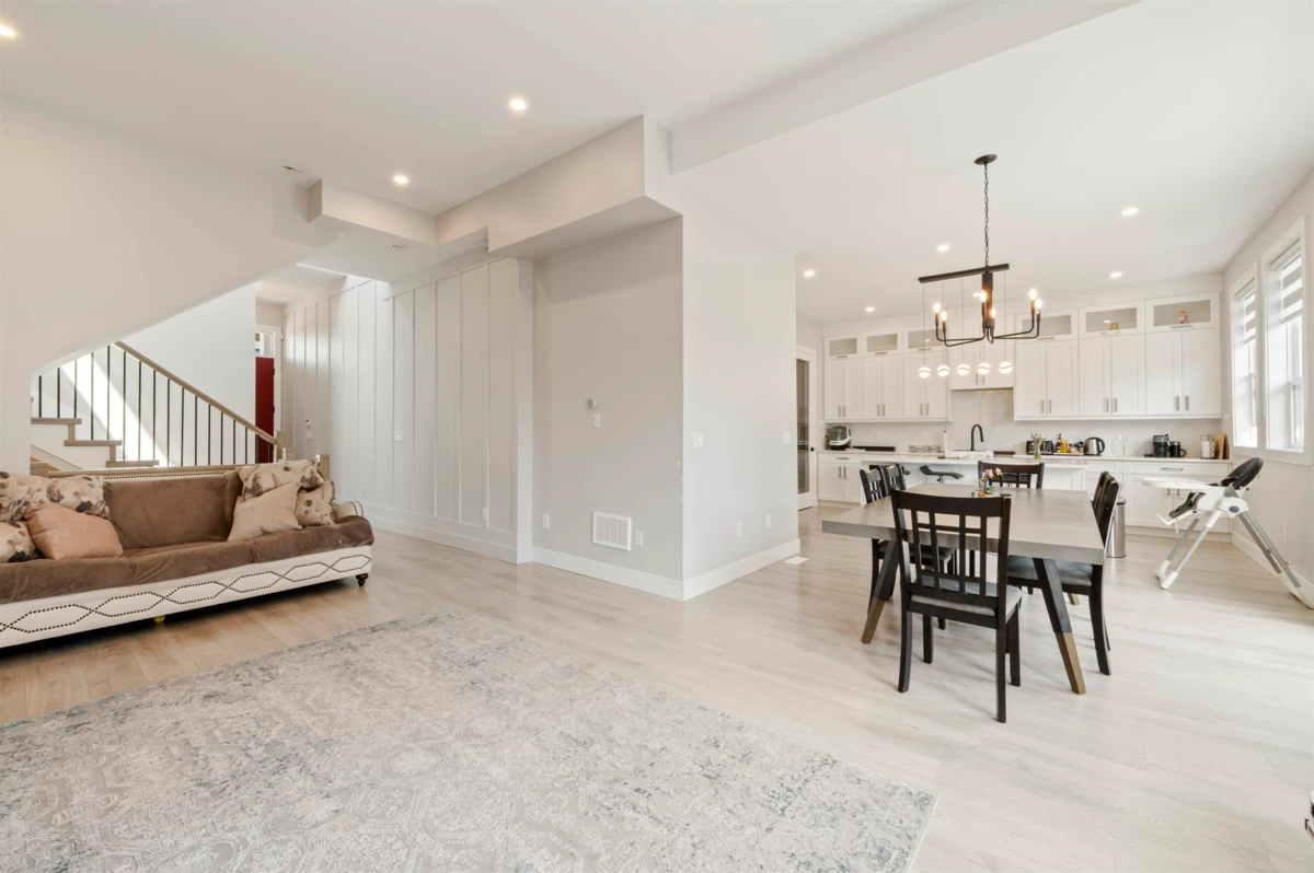 Breakfast Nook Photo of 36 4217 Old Clayburn Road, Abbotsford, BC