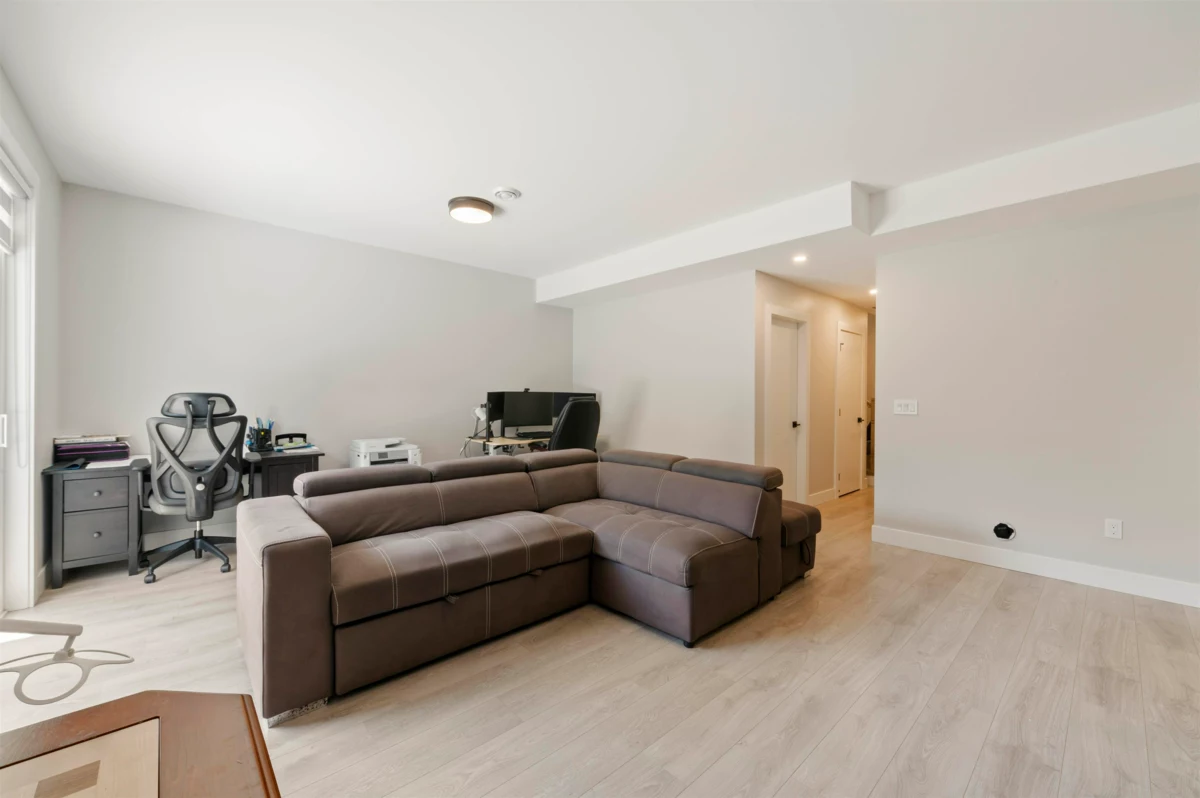 Front Yard Photo of 36 4217 Old Clayburn Road, Abbotsford, BC