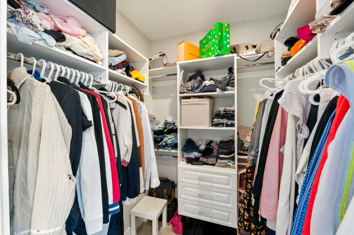 Laundry Room Photo of 36 4217 Old Clayburn Road, Abbotsford, BC