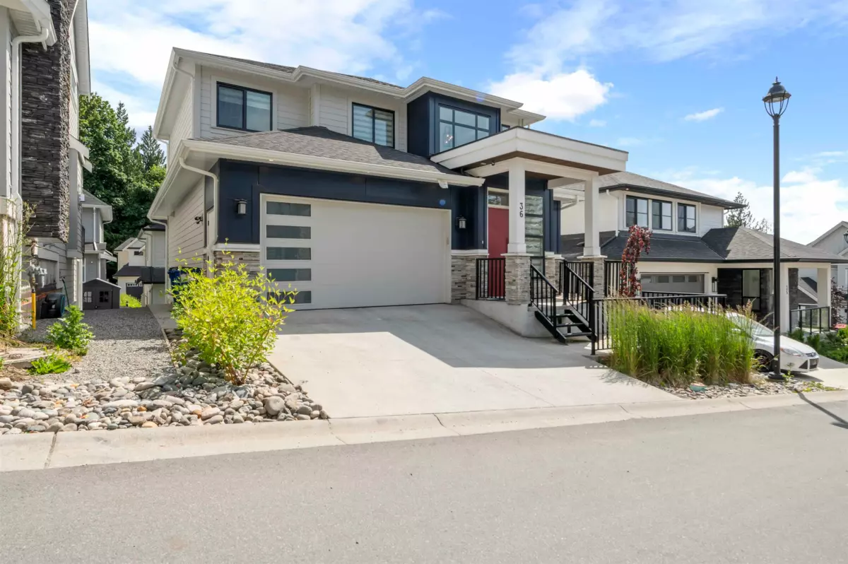 Living Room Photo of 36 4217 Old Clayburn Road, Abbotsford, BC