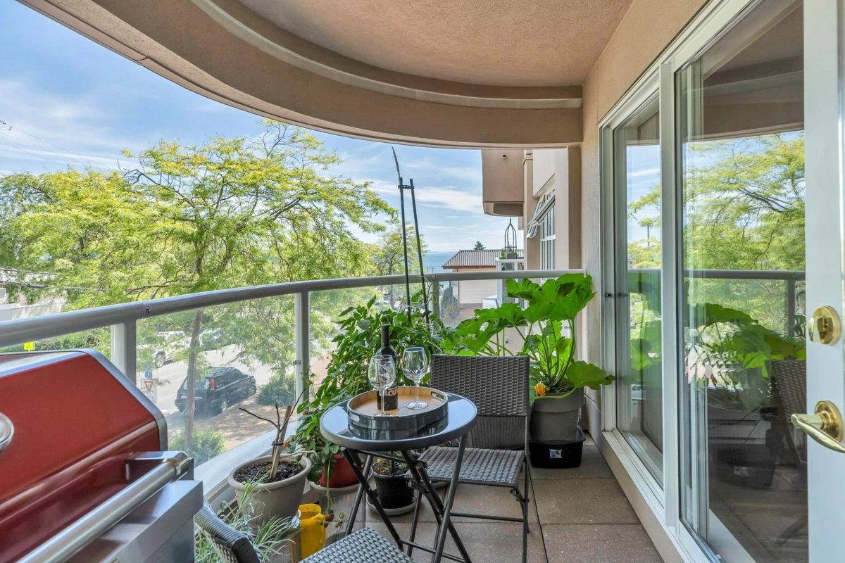 Bedroom 2 Photo of 202 15284 Buena Vista Avenue, White Rock, BC