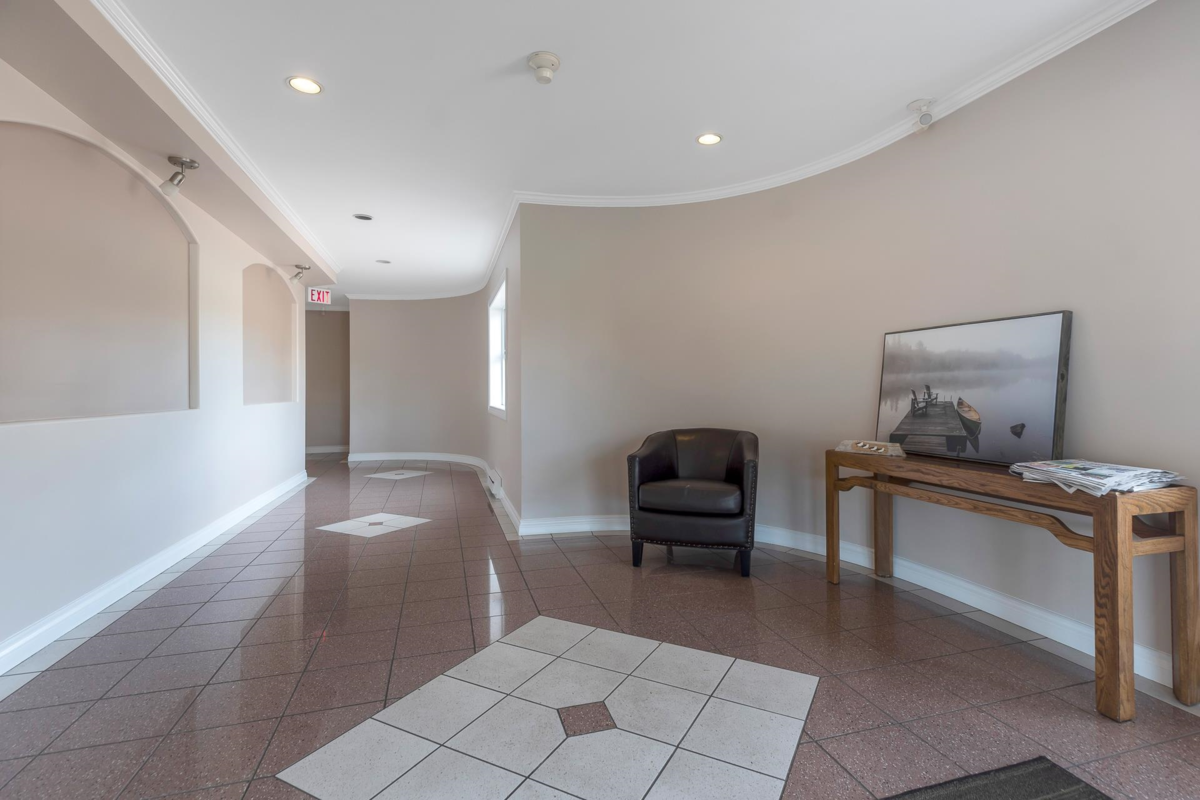 Garden / Landscaping Photo of 202 15284 Buena Vista Avenue, White Rock, BC