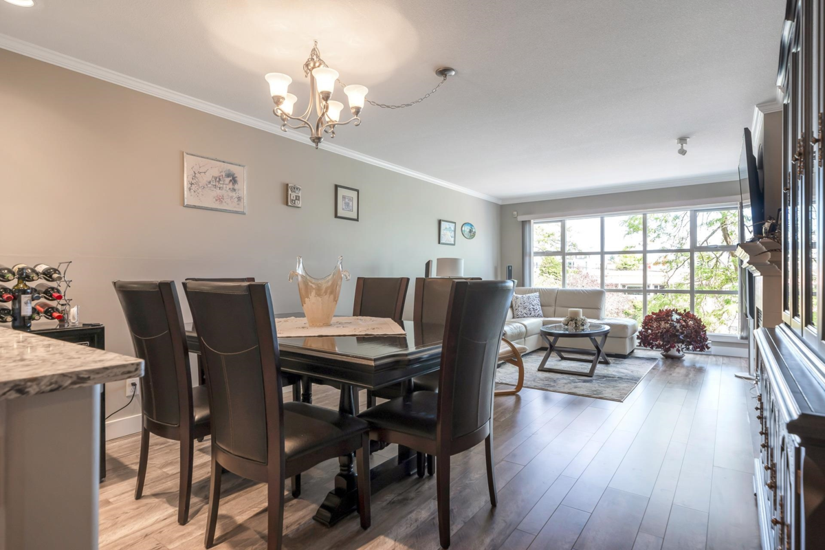 Kitchen Photo of 202 15284 Buena Vista Avenue, White Rock, BC