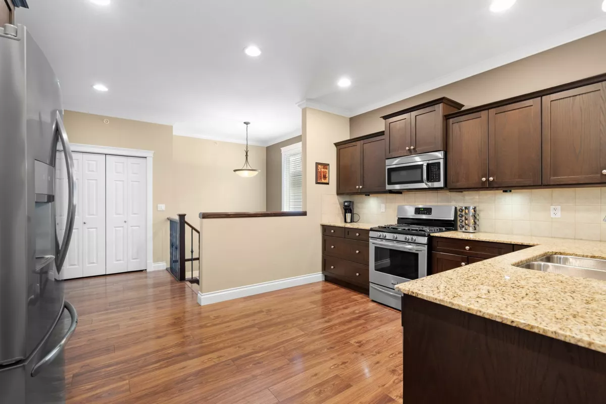 Breakfast Nook Photo of 23669 133 Avenue, Maple Ridge, BC