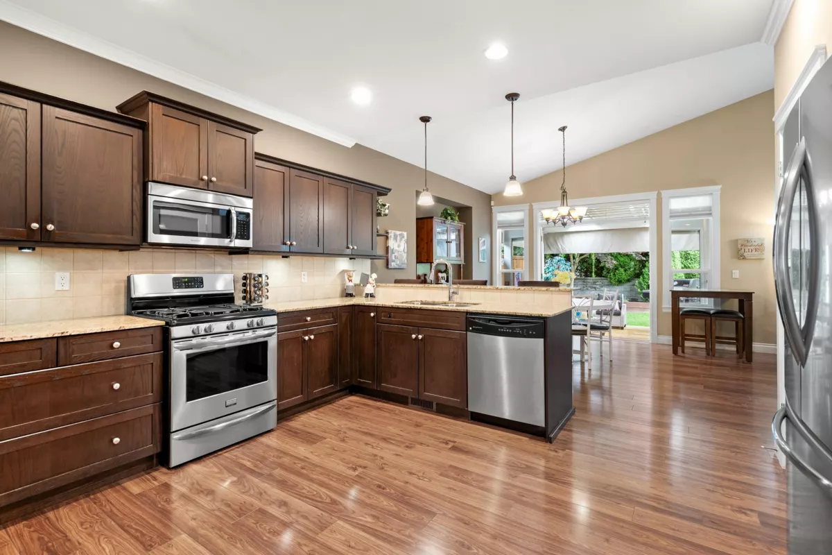 Kitchen Island Photo of 23669 133 Avenue, Maple Ridge, BC