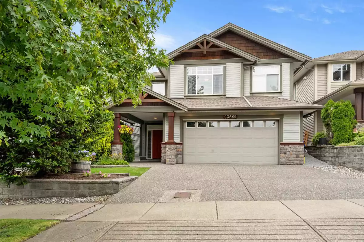 Living Room Photo of 23669 133 Avenue, Maple Ridge, BC