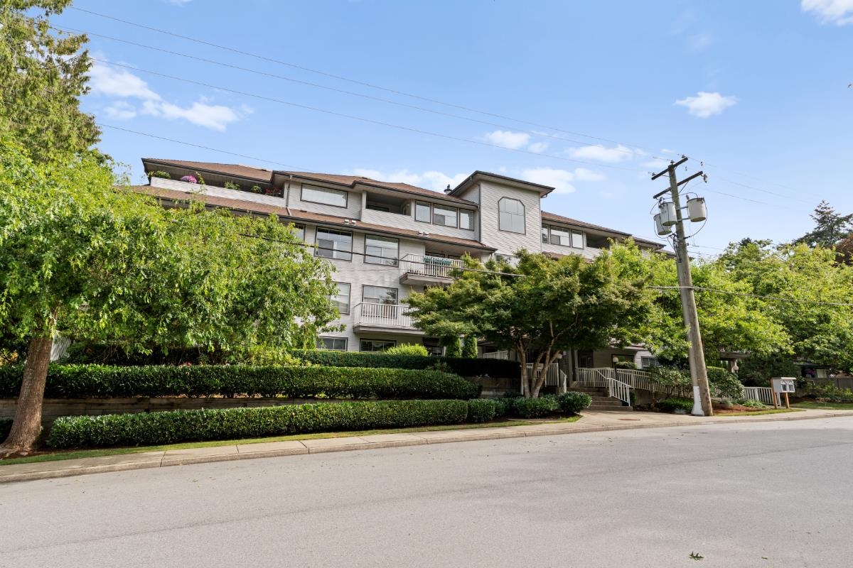Mudroom Photo of 108 20561 113 Avenue, Maple Ridge, BC