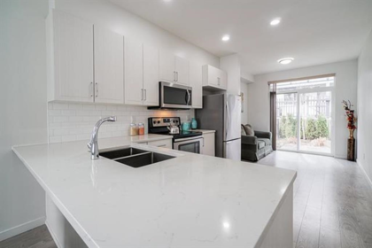 32 14555 68 Avenue, Surrey, BC, Surrey — Townhouse for sale