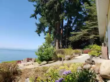 1714 Ocean Beach Esplanade, Gibsons, BC, Gibsons — Single Family Residence for sale