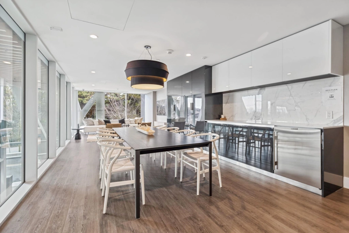 Backyard Photo of 405 389 W 59th Avenue, Vancouver, BC