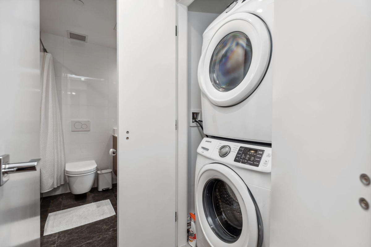Laundry Room Photo of 405 389 W 59th Avenue, Vancouver, BC