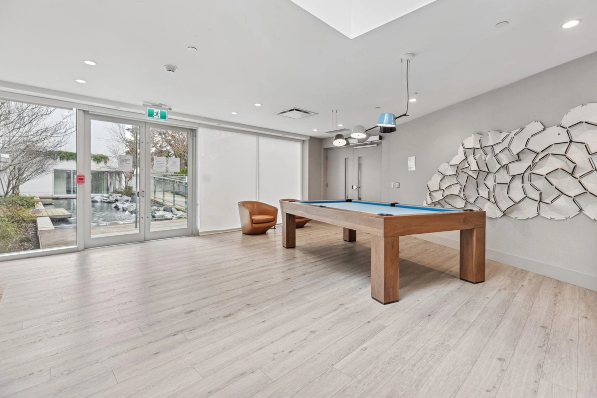 Swimming Pool Photo of 405 389 W 59th Avenue, Vancouver, BC