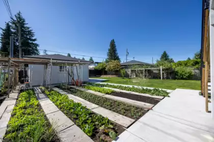 8684 12th Avenue, Burnaby, BC, Burnaby — Single Family Residence for sale