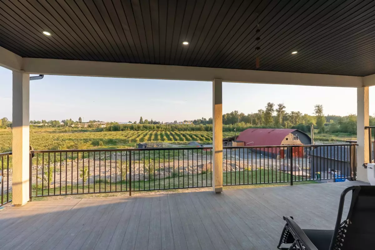 Backyard Photo of 26070 36 Avenue, Langley, BC