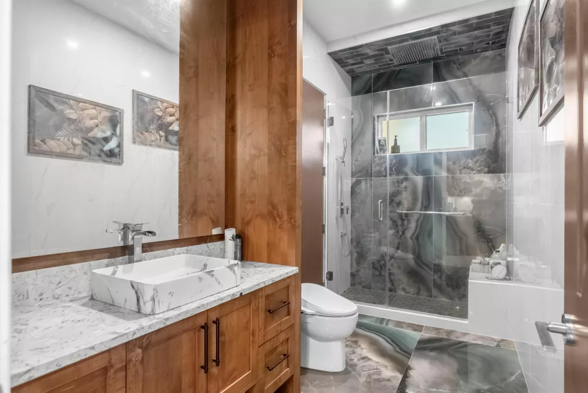 Entry Foyer Photo of 26070 36 Avenue, Langley, BC