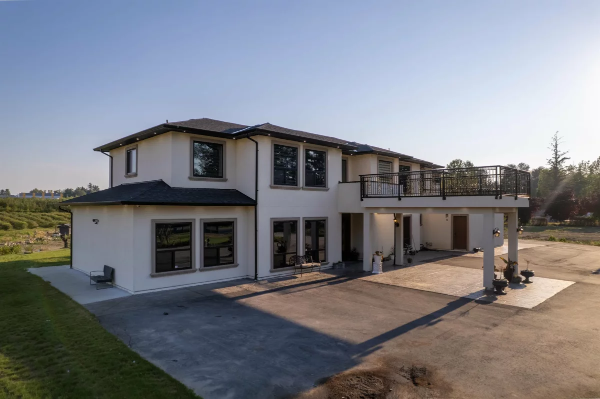 Kitchen Island Photo of 26070 36 Avenue, Langley, BC
