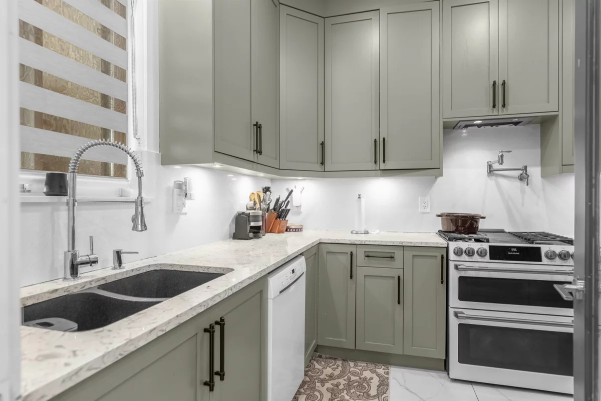 Mudroom Photo of 26070 36 Avenue, Langley, BC