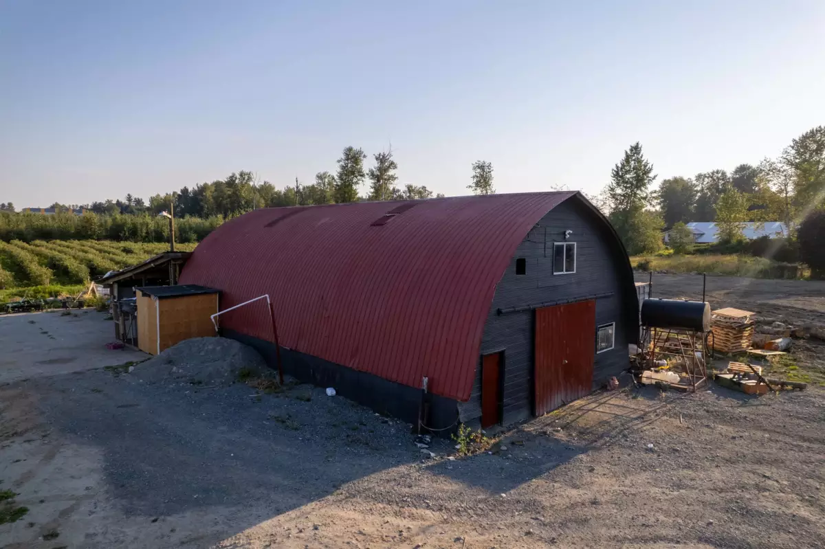 Primary Bathroom Photo of 26070 36 Avenue, Langley, BC