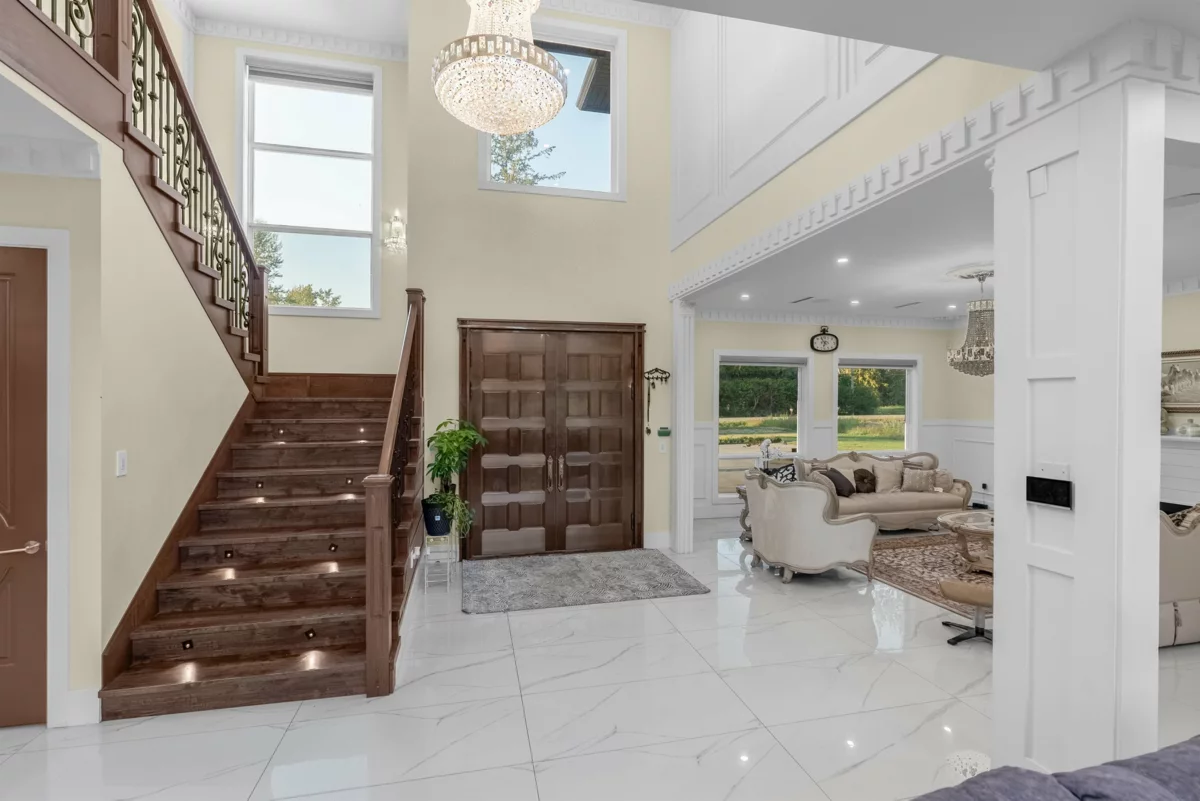 Walk-In Closet Photo of 26070 36 Avenue, Langley, BC