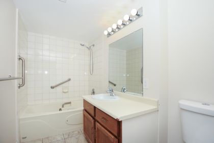 302 4134 Maywood Street, Burnaby, BC, Burnaby — Apartment/Condo for sale