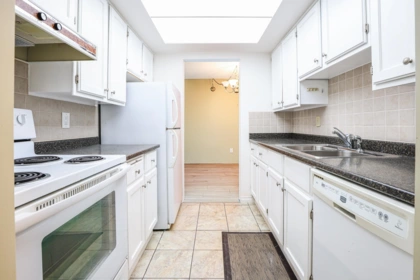 302 4134 Maywood Street, Burnaby, BC, Burnaby — Apartment/Condo for sale
