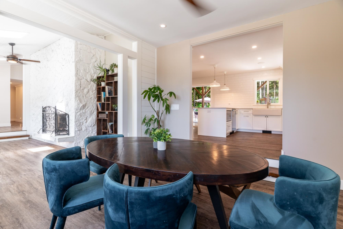 Breakfast Nook Photo of 27561 Sayers Crescent, Maple Ridge, BC