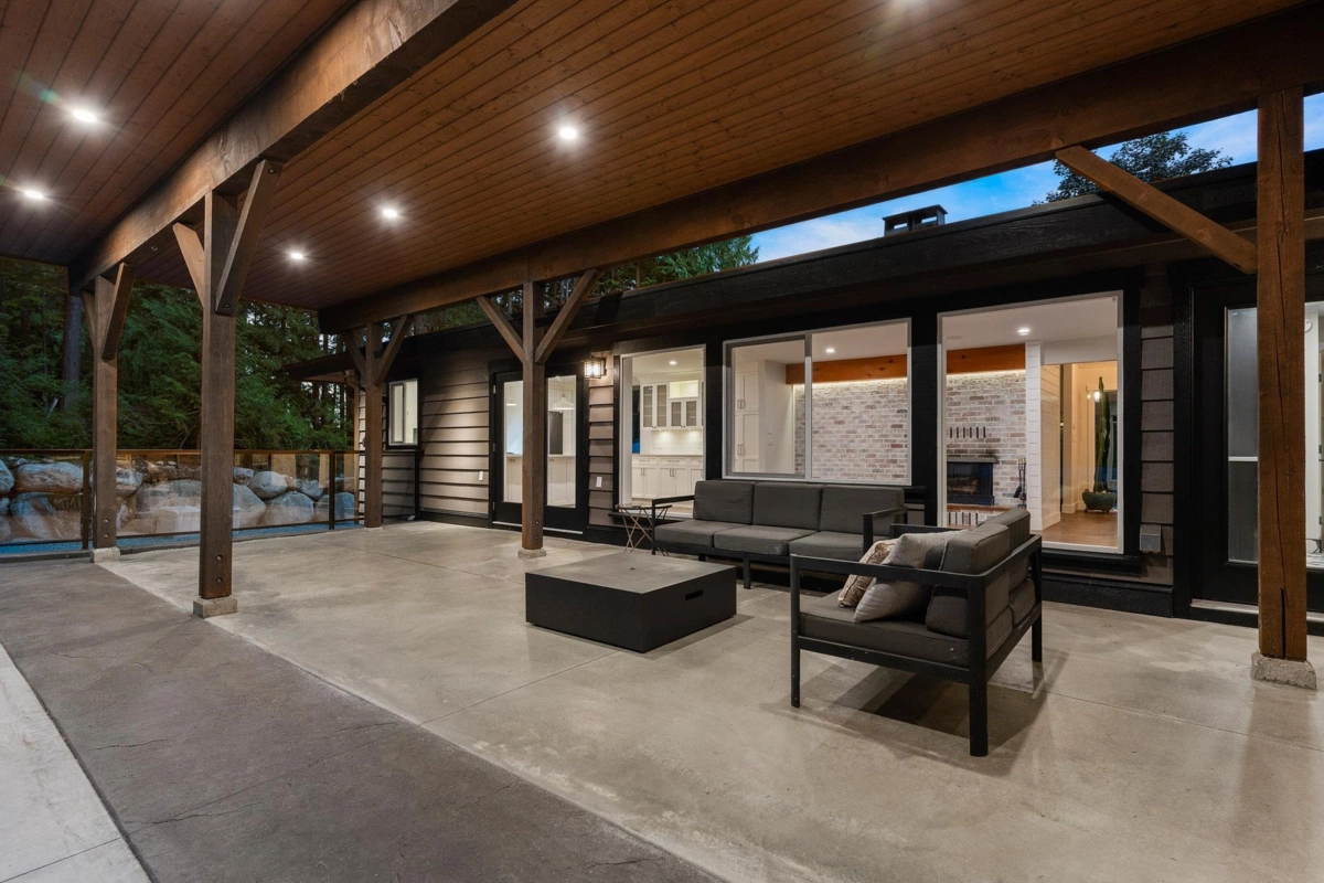 Living Room Photo of 27561 Sayers Crescent, Maple Ridge, BC