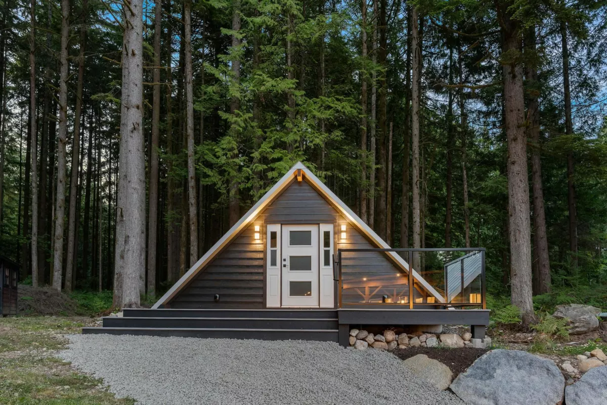 Swimming Pool Photo of 27561 Sayers Crescent, Maple Ridge, BC