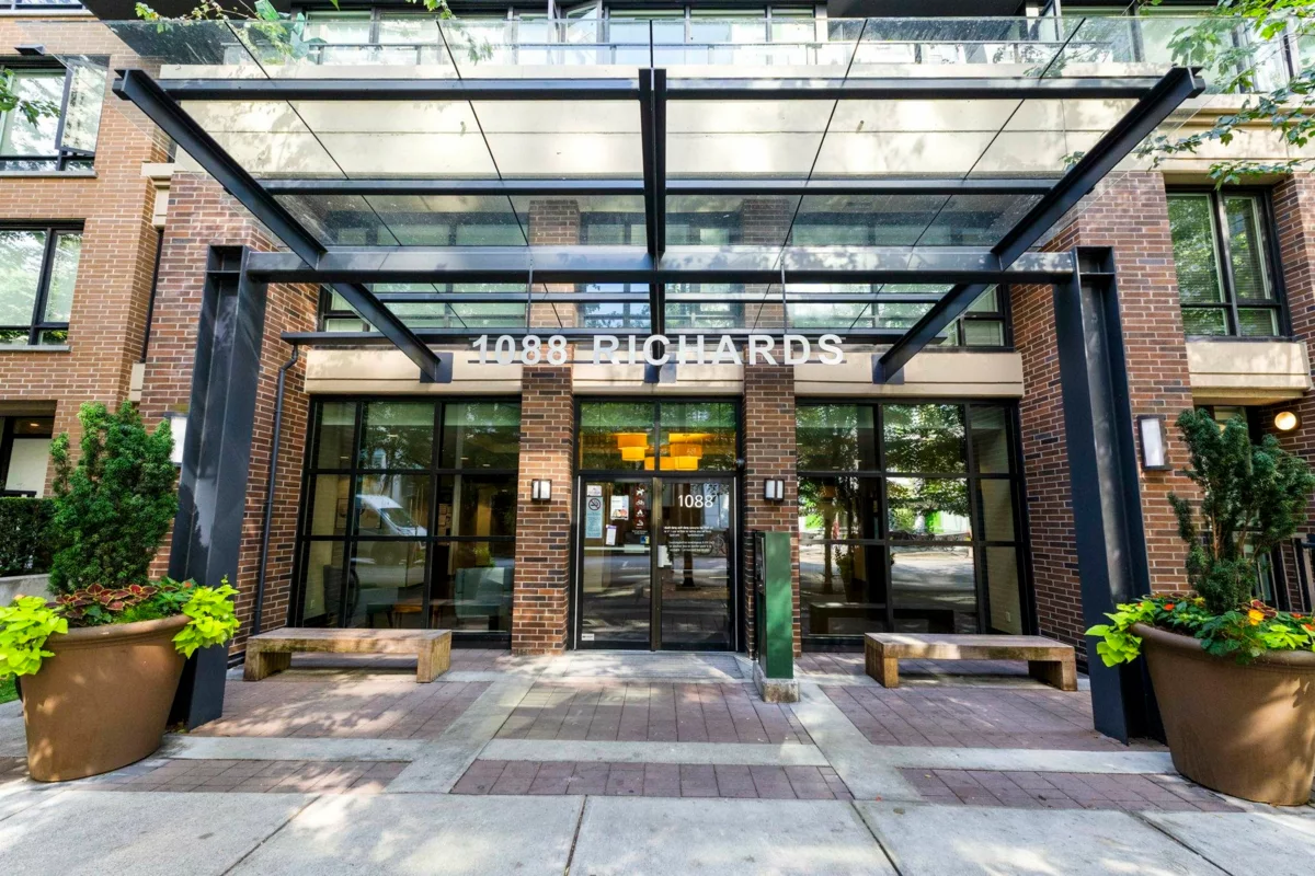 Family Room Photo of 507 1088 Richards Street, Vancouver, BC