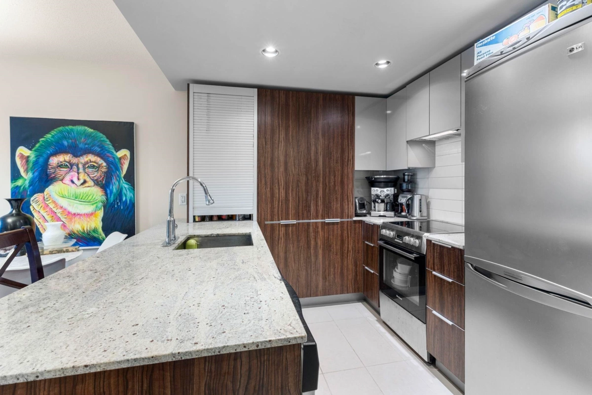 Guest Bathroom Photo of 507 1088 Richards Street, Vancouver, BC