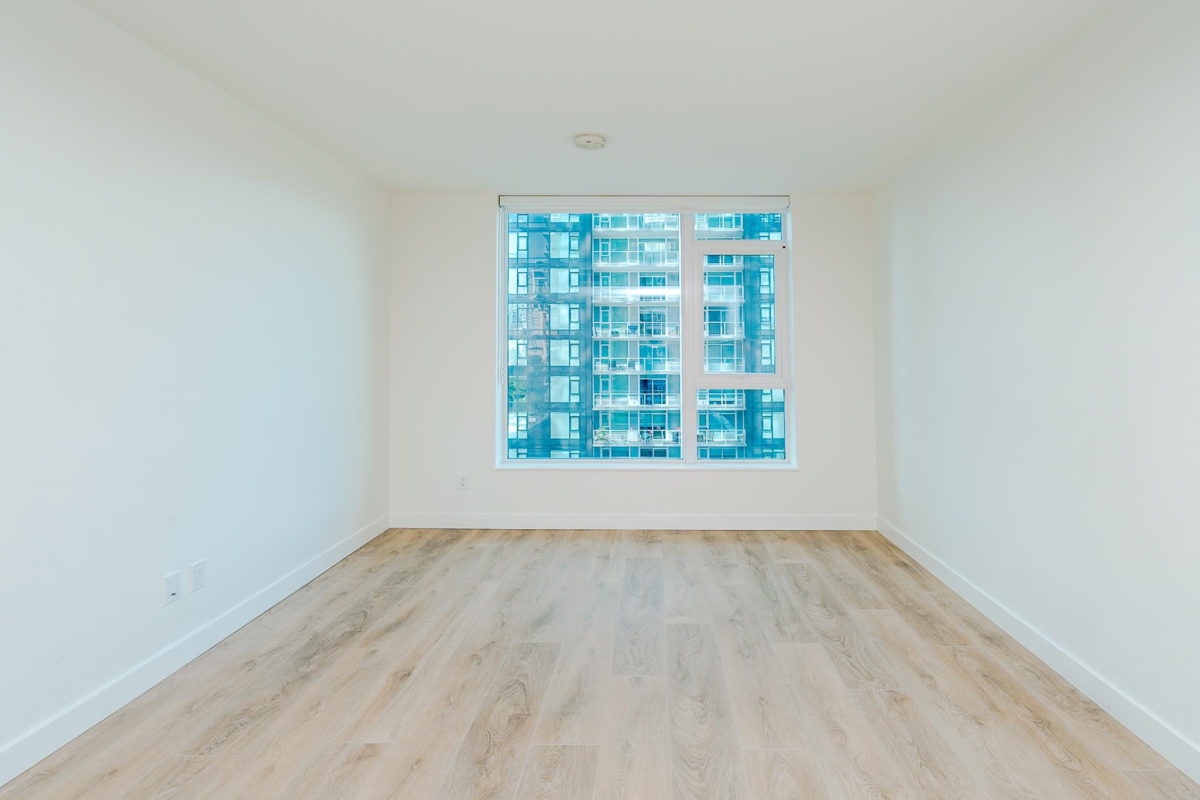 Kitchen Island Photo of 1005 318 Alderson Avenue, Coquitlam, BC