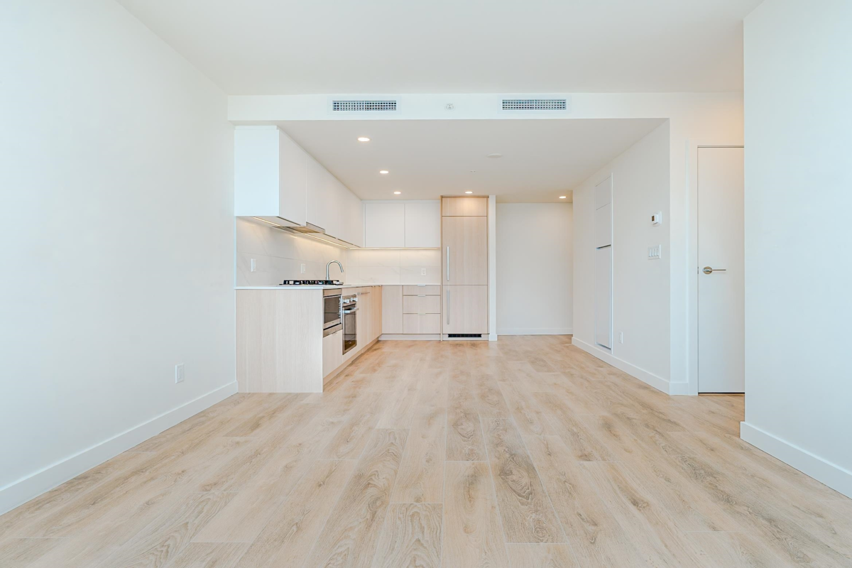 Kitchen Photo of 1005 318 Alderson Avenue, Coquitlam, BC