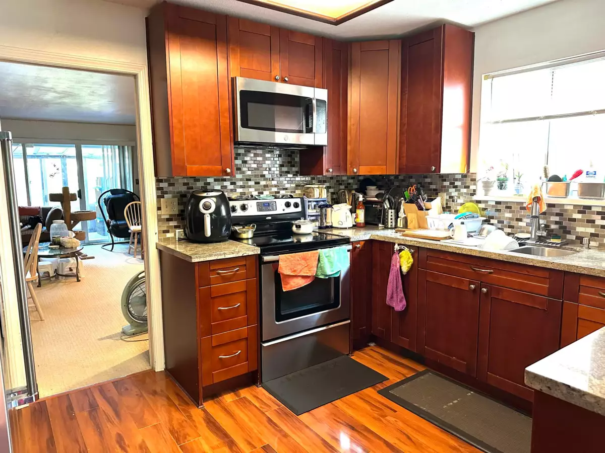 Dining Area Photo of 5700 Maple Road, Richmond, BC