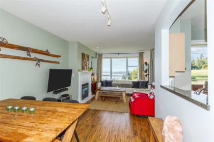 302 3608 Deercrest Drive, North Vancouver, BC