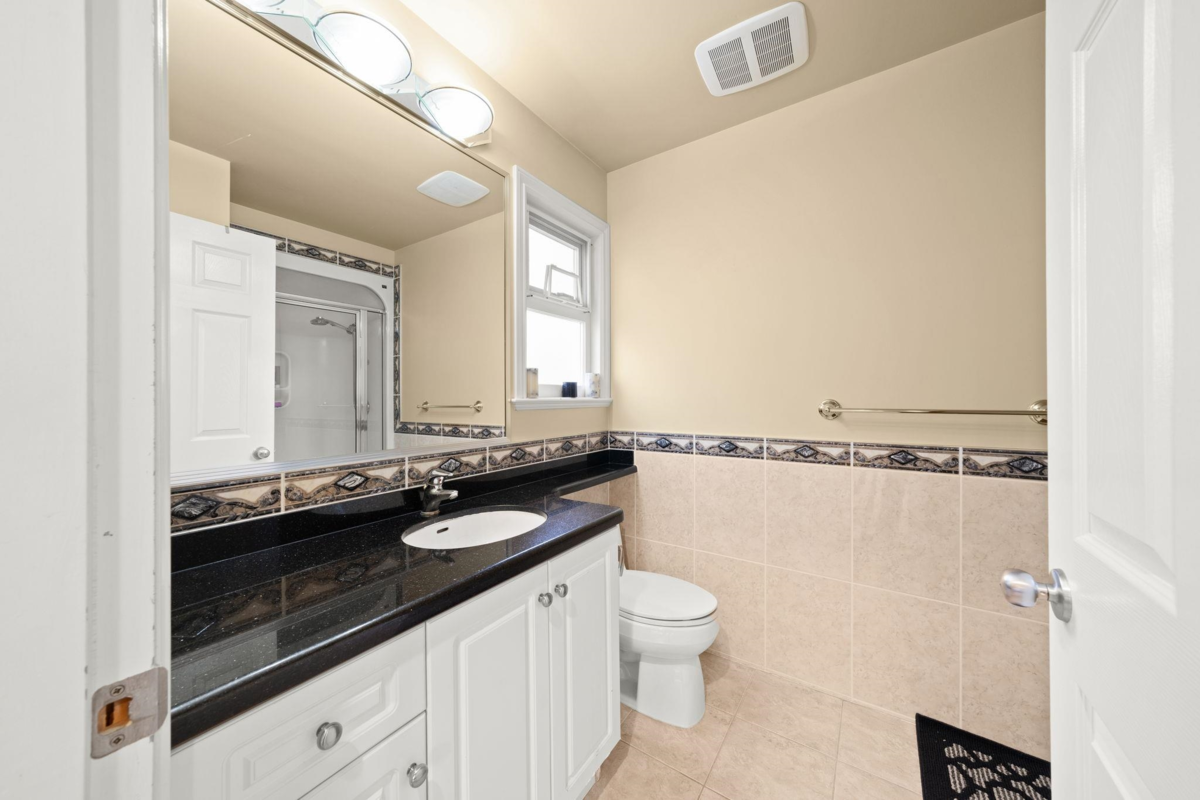 Basement Recreation Room Photo of 12336 Iona Place, Surrey, BC