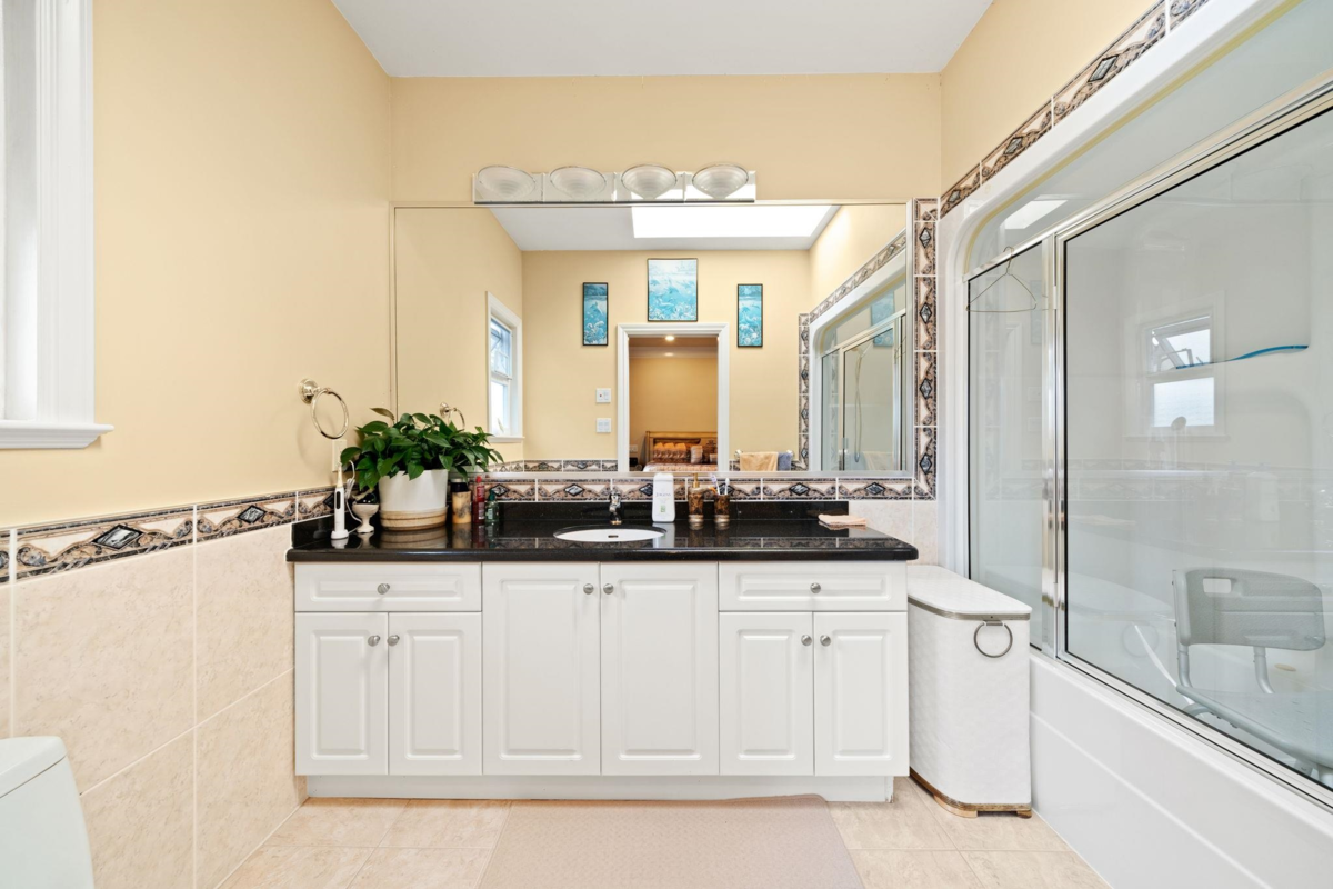 Guest Bathroom Photo of 12336 Iona Place, Surrey, BC