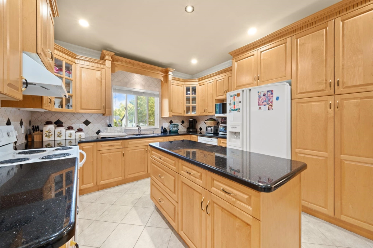 Kitchen Island Photo of 12336 Iona Place, Surrey, BC