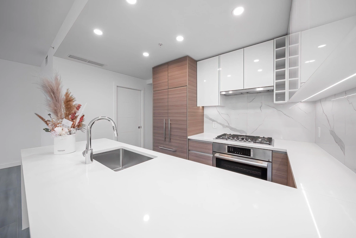 Kitchen Photo of 508 823 Carnarvon Street, New Westminster, BC