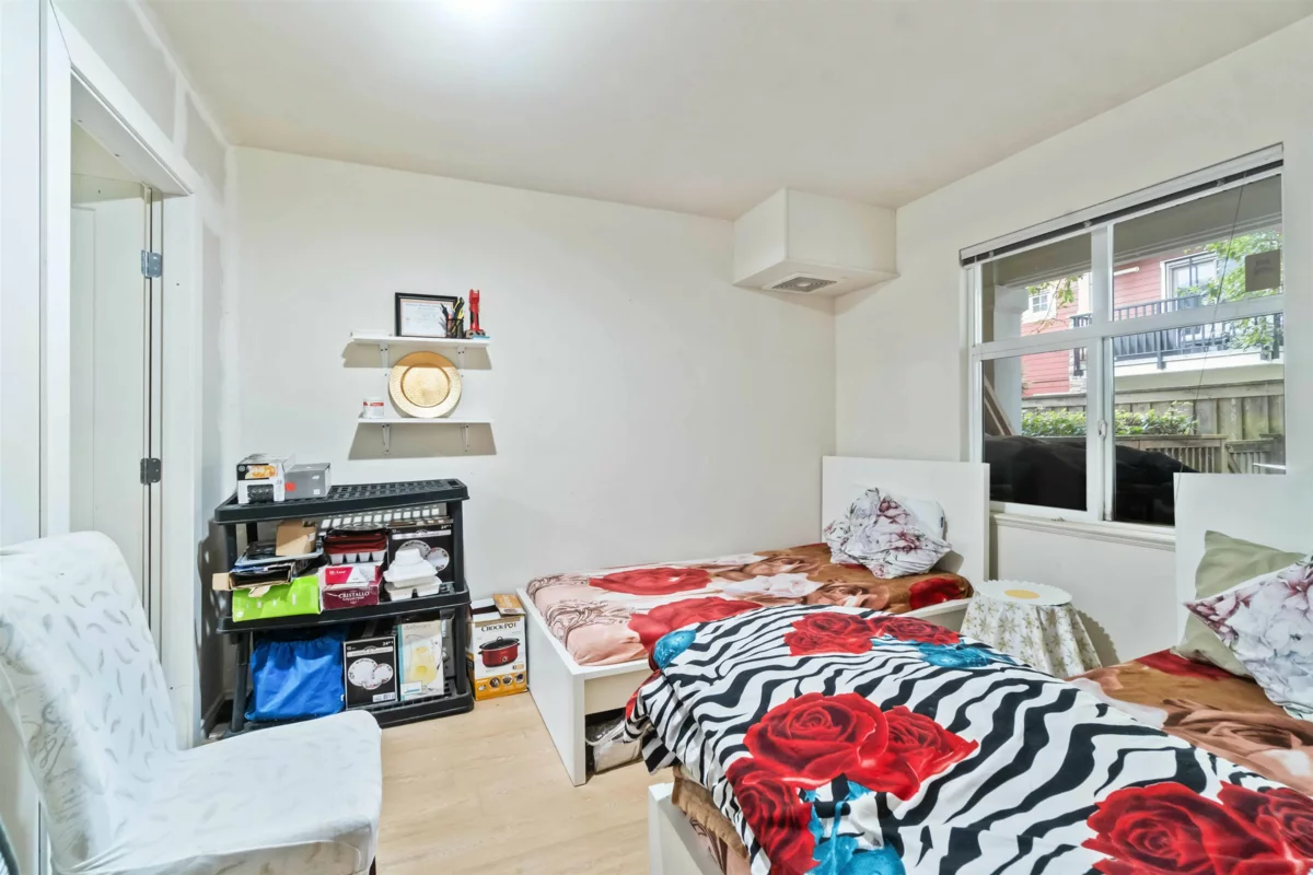 Front Yard Photo of 8 935 Ewen Avenue, New Westminster, BC