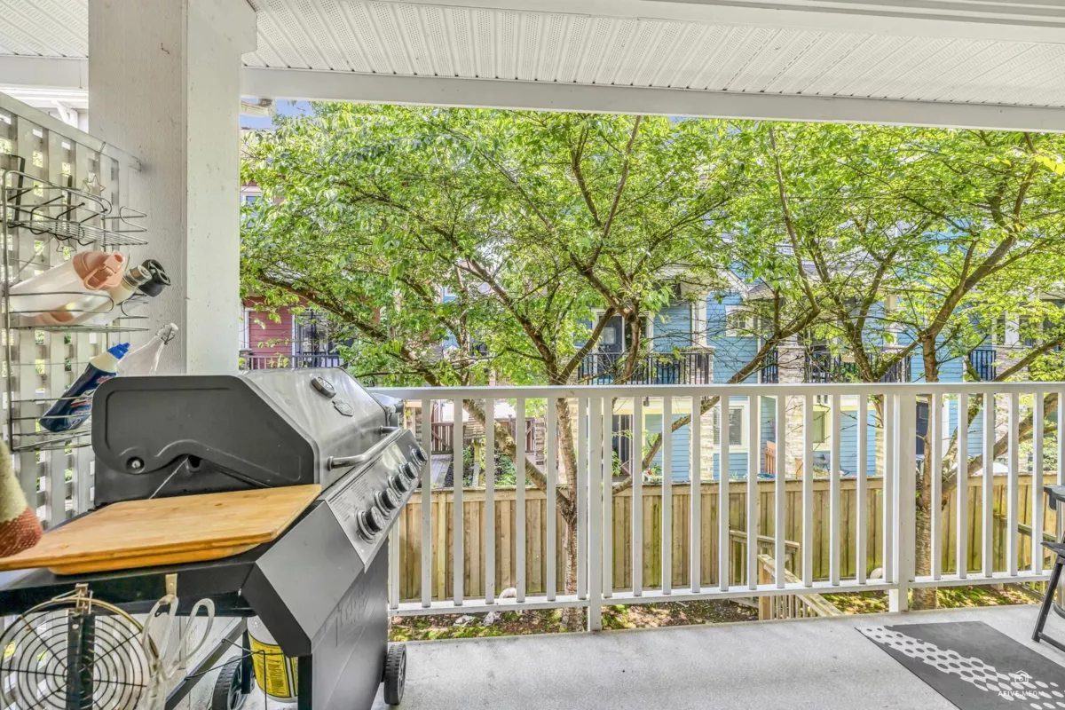 Garden / Landscaping Photo of 8 935 Ewen Avenue, New Westminster, BC