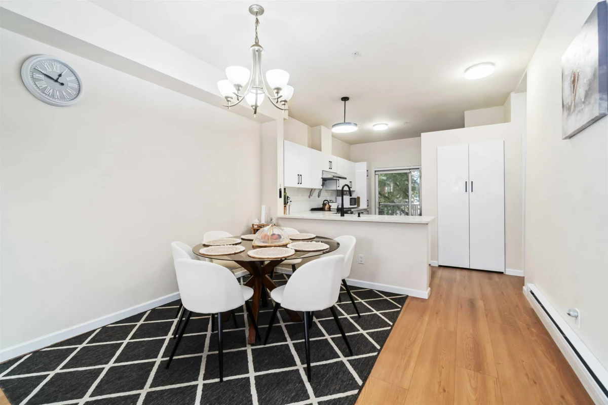 Primary Bathroom Photo of 8 935 Ewen Avenue, New Westminster, BC