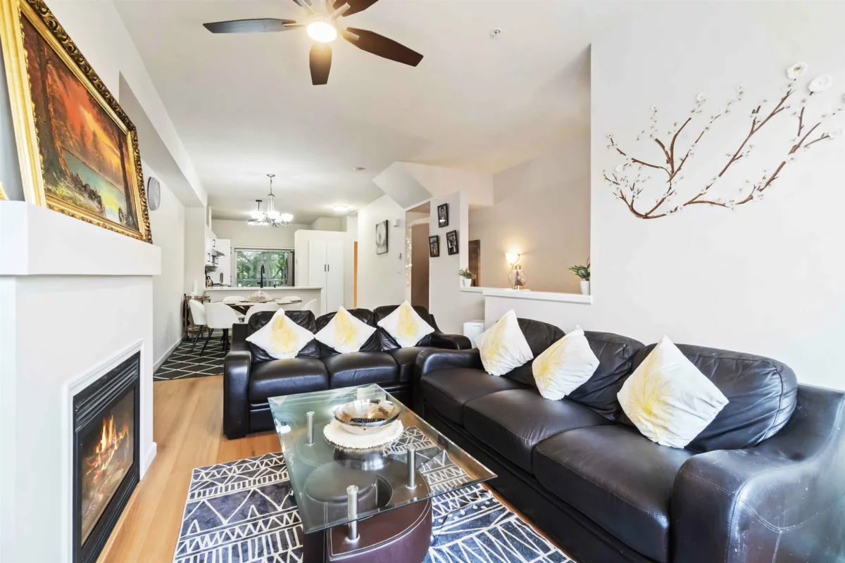 Walk-In Closet Photo of 8 935 Ewen Avenue, New Westminster, BC