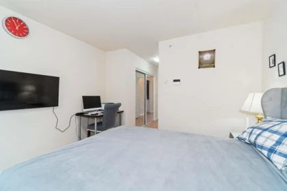 Hallway Photo of 8 935 Ewen Avenue, New Westminster, BC